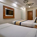 Glitz Saineel Executive Near Juhu Beach