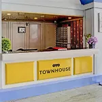 Townhouse Royal Palms Hotel - Rose Collection