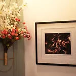 Bonjour Bandra Cozy And Chic Retreat Off Carter Rd