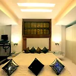 Peninsula Grand