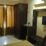 Fabhotel Kamran Residency - Nr Lbs Marg Hotel