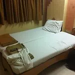 Fabhotel Kamran Residency - Nr Lbs Marg Hotel
