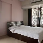 Madam Re Service Apartment - Neptune Tower - Powai