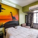 Madam Re Service Apartment - Neptune Tower - Powai