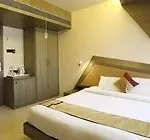 Dragonfly Hotel *
