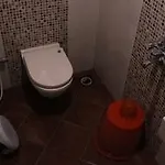 Decent Inn 2*