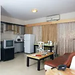 Landmark Apartment *