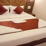 Flagship 83490 Hotel Bently Palace Hotel 3*