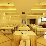 Suncity Premiere, Near To Airport Hotel 3*