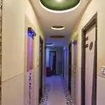 Crescent Hotel 2*