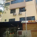 Sea Sands Hotel 2*
