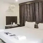 Fabhotel Midaas Comforts 3* Mumbai