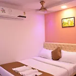 Hotel Airways Residency 3*