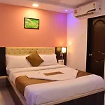 Hotel Airways Residency 3*