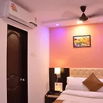 Hotel Airways Residency 3*