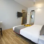Oyo Townhouse 16 International Airport Hotel Mumbai