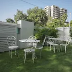 Oyo Townhouse 16 International Airport 4*