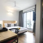 Hotel Oyo Townhouse 16 International Airport 4*