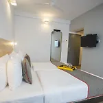 Hotel Oyo Townhouse 16 International Airport 4*