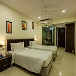 Oyo 16001 Hotel Gk Residency