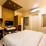 Oyo 7014 Hotel 7Cepl