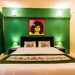 Oyo Flagship 389 Maitri Park Chembur Hotel Mumbai