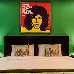 Oyo Flagship 389 Maitri Park Chembur Hotel 2*