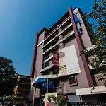 Oyo Flagship 389 Maitri Park Chembur