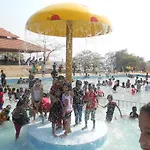 Hill County Resorts
