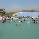 Hill County Resorts