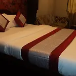 Hotel Benazeer 2*