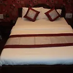 Hotel Benazeer 2*