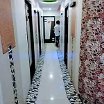 Crescent Hotel 2*