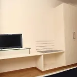 Laurent & Benon Suites - Santacruz East