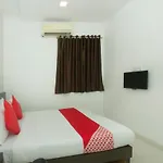 Oyo 19847 Star Residency 3*