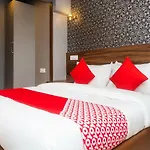 Oyo 35893 Sea Shore Hotel Mumbai