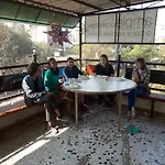 Ample Hostel *