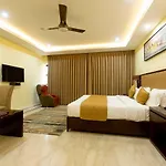 Godwin - Colaba 3*