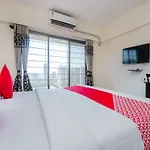 Oyo 13002 Goregaon West