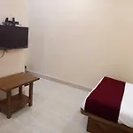 Golden Lake Hotel *