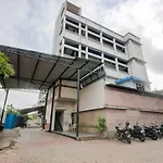 Oyo 45424 Hotel Lakshmi Palace