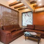 Oyo 7151 Hotel Kalpana Palace