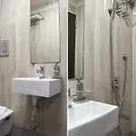 Hotel Oyo Flagship 13885 Metro Residency Mumbai