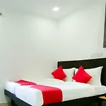 Oyo Flagship 38540 Hotel Shangrila Flagship Saver Hotel 3*