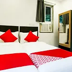 Oyo Flagship 38540 Hotel Shangrila Flagship Saver Hotel 3*