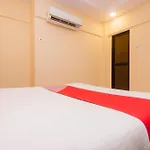 Oyo 13470 Hotel Symphony House