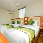 Oyo 11721 Hotel Aromas