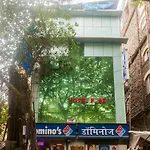 Oyo 7481 Hotel Plaza