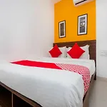 Oyo 13885 Metro Residency