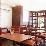 Lucky Goregaon 3*